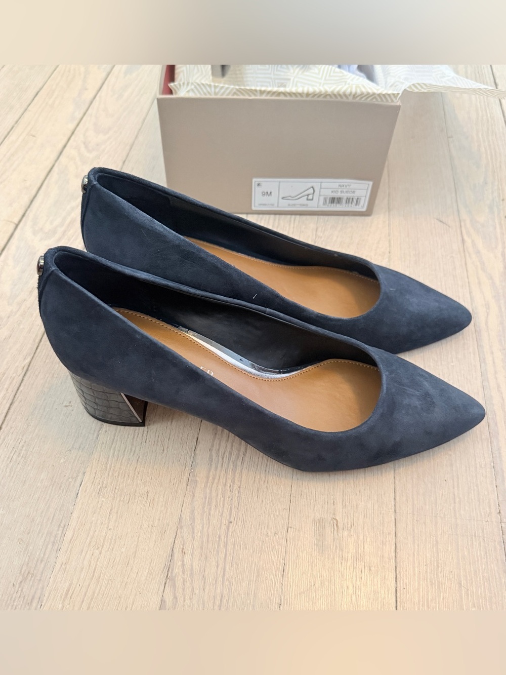 DONALD PLINER Women’s Suzette Navy Kid Suede Pointed Toe Pumps NIB Size 9M